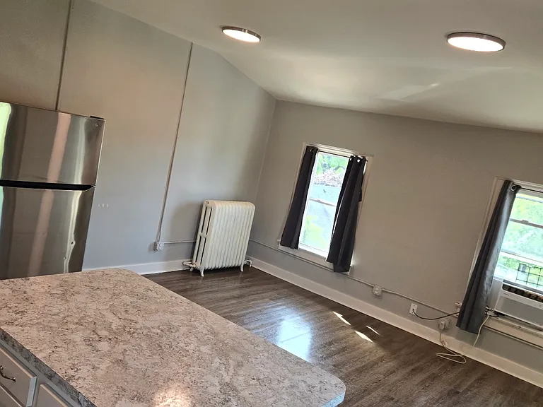 1731 Edenside Ave #R3 — Photo 3