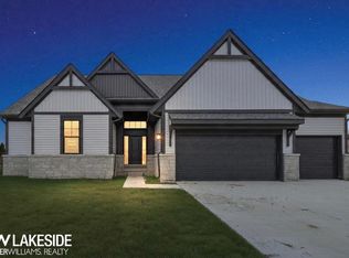 28324 Nadia Ln, Chesterfield, MI 48047