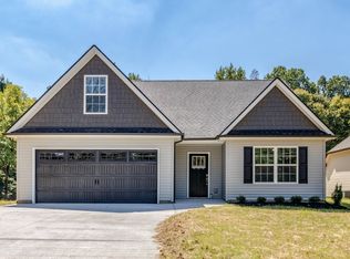 472 Hawkins Rd, Clarksville, TN 37040