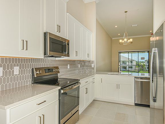 3rd image of 23921 Collina Way Unit 202