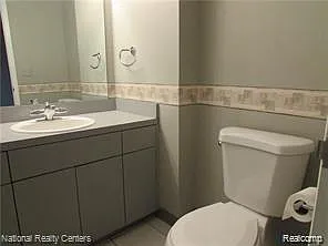 42106 Gladwin St — Photo 10