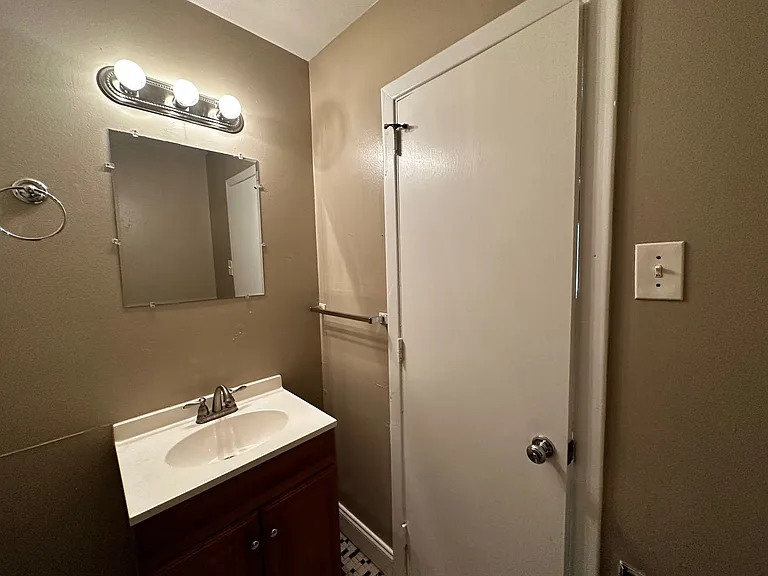 1730 Atkamire Dr — Photo 17