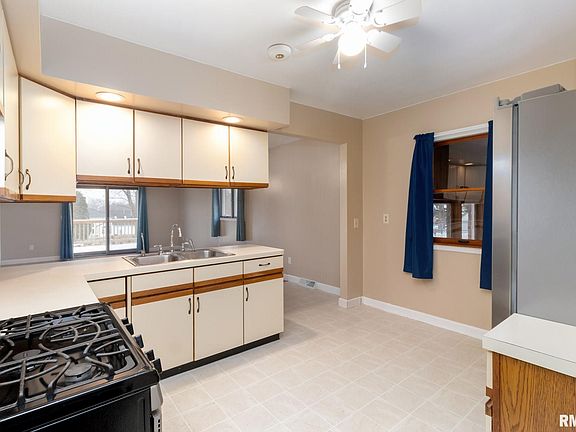 5th image of 2744 Glenn St
