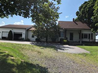 2185 N Service Rd W, Saint Clair, MO 63077