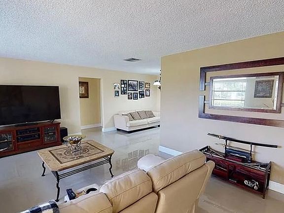 4th image of 4200 Mainland Dr