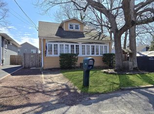 64 11th Street, Ronkonkoma, NY
