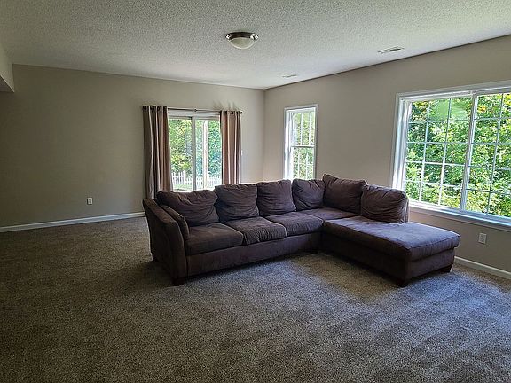 4th image of 504 Campusview Dr