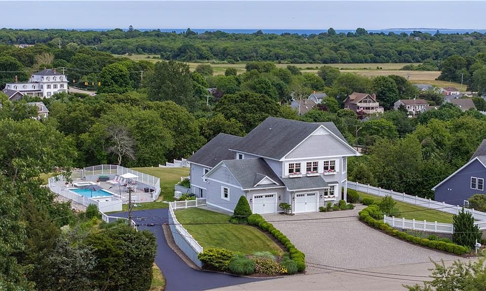 1st image of 19 Moonlight Dr