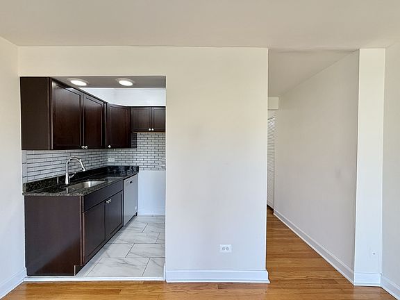 2nd image of 6830 N Sheridan Rd APT 455