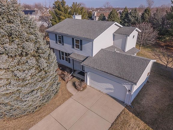 3rd image of 1600 Surrey St