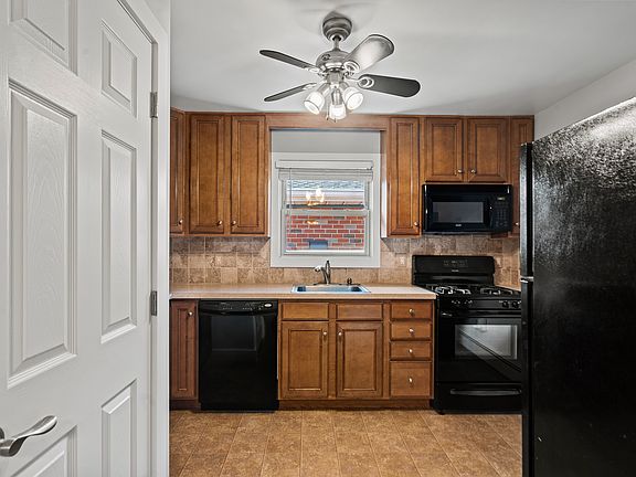 2nd image of 568 Anderson Ave Floor 2