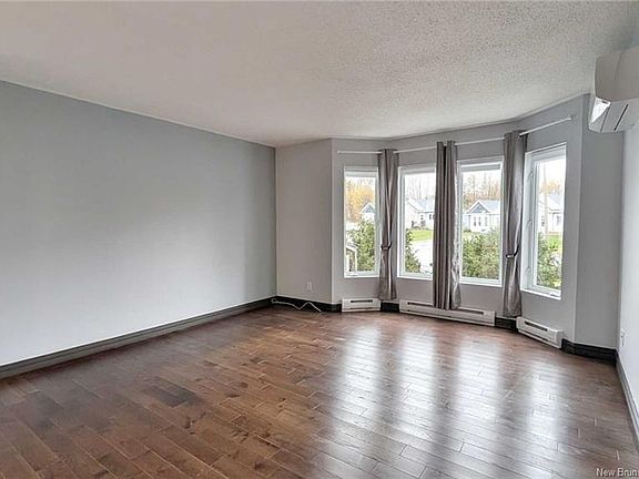3rd image of 1091 Westbrook Ct