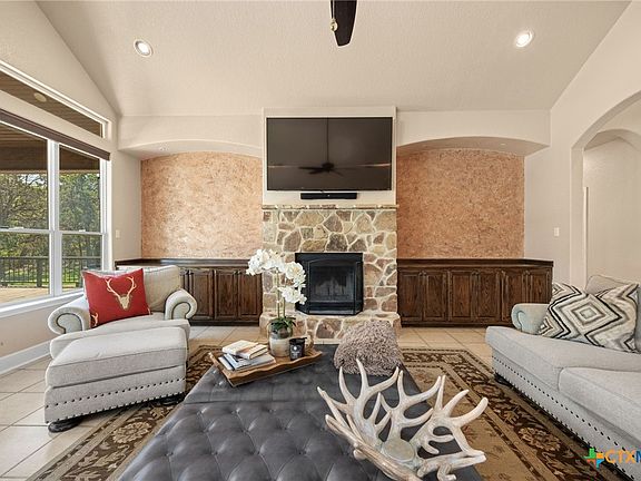 4th image of 5545 Cliff Estates Rd