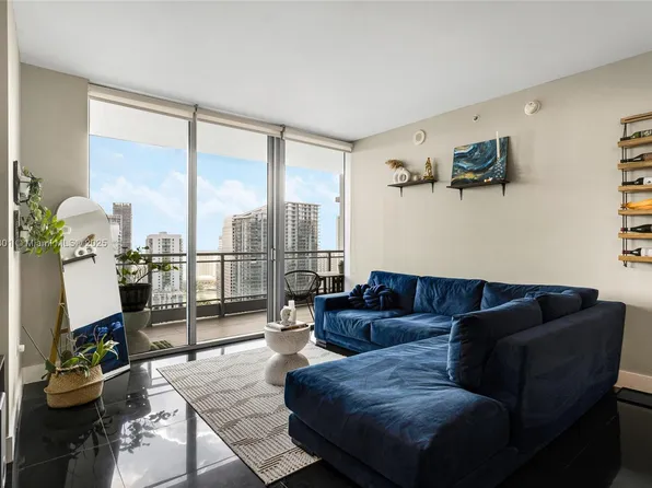 92 SW 3rd St APT 4312, Miami, FL 33130