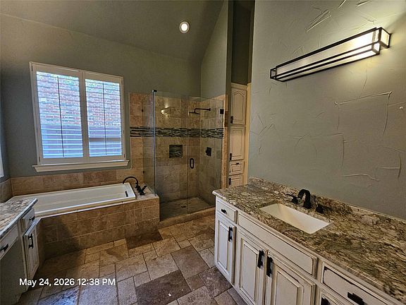 5th image of 211 High Point Dr