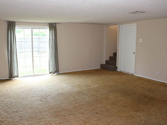 4th image of 1422 W Cave Springs Ave