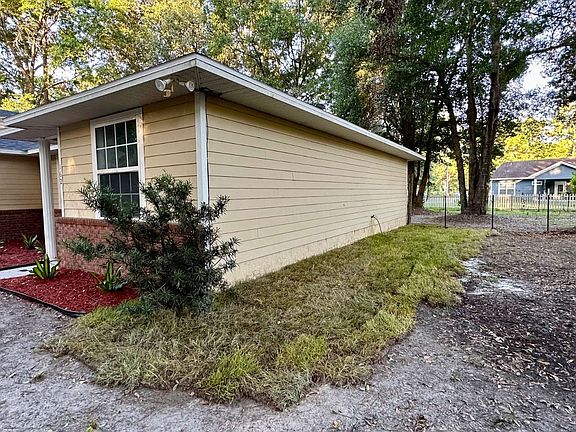 5th image of 162 SE Andrews Dr