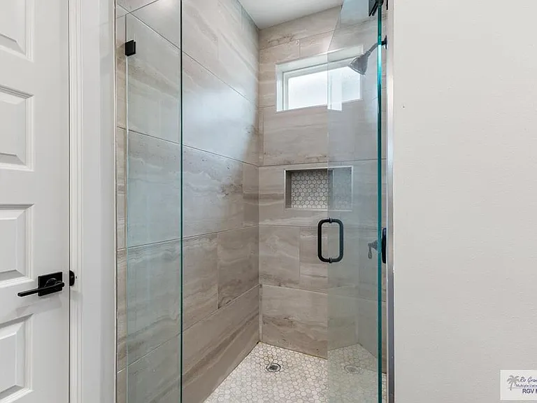 5612 Hedgerow Ct — Photo 24