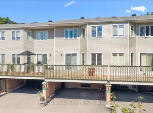 1137 Chimney Hill Way, Ottawa, ON K1J 8Z7