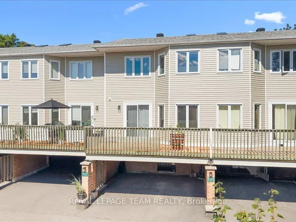 1137 Chimney Hill Way, Ottawa, ON K1J 8Z7