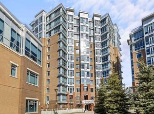 16 SE Varsity Estates Cir NW #310, Calgary, AB T3A2C5