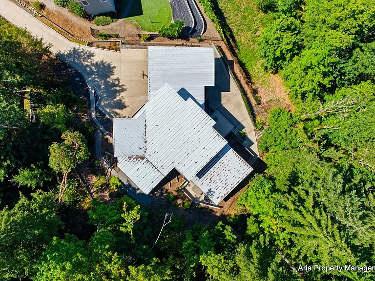 2709 NW Bullfinch Pl — Photo 29