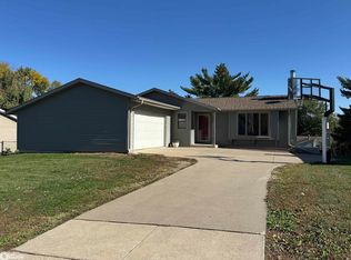2208 Maple Blvd, Marshalltown, IA 50158
