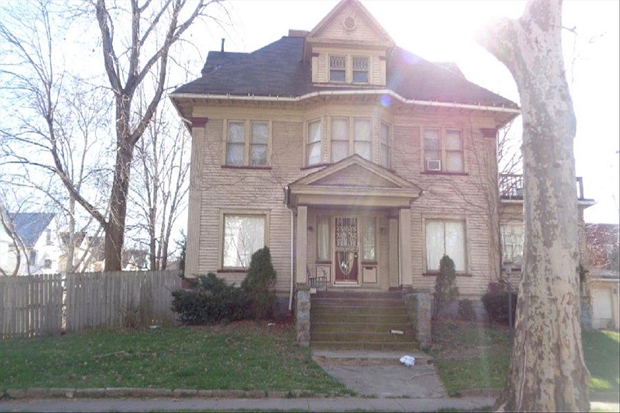 1st image of 1193 E 99th St
