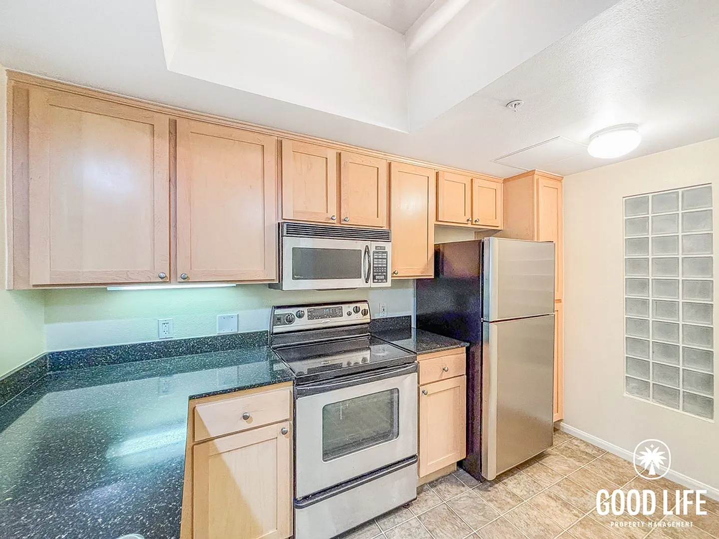 SD: Great 600 sqft Studio in Bankers Hill w/ all the amenities! — Photo 3