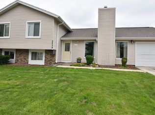 5239 Arlington Dr W, Hanover Park, IL 60133