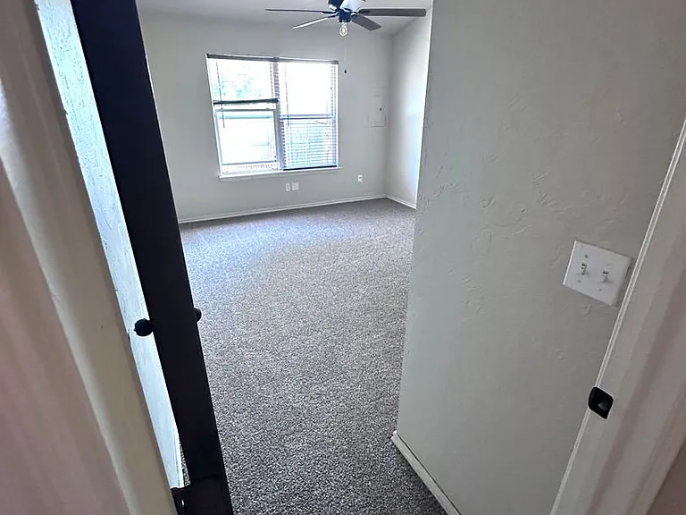 2508-2510 Leeds Ln — Photo 17