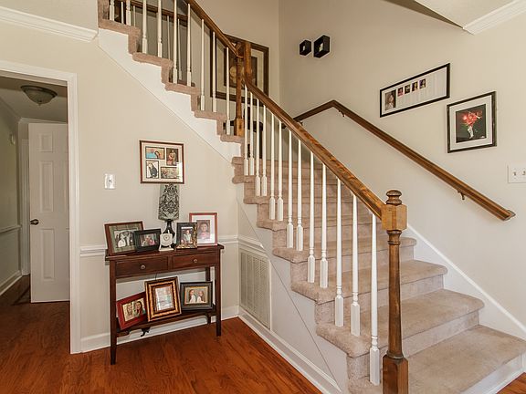 4th image of 459 Brookview Dr