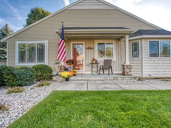 4th image of 2965 Pebblestone Dr #7