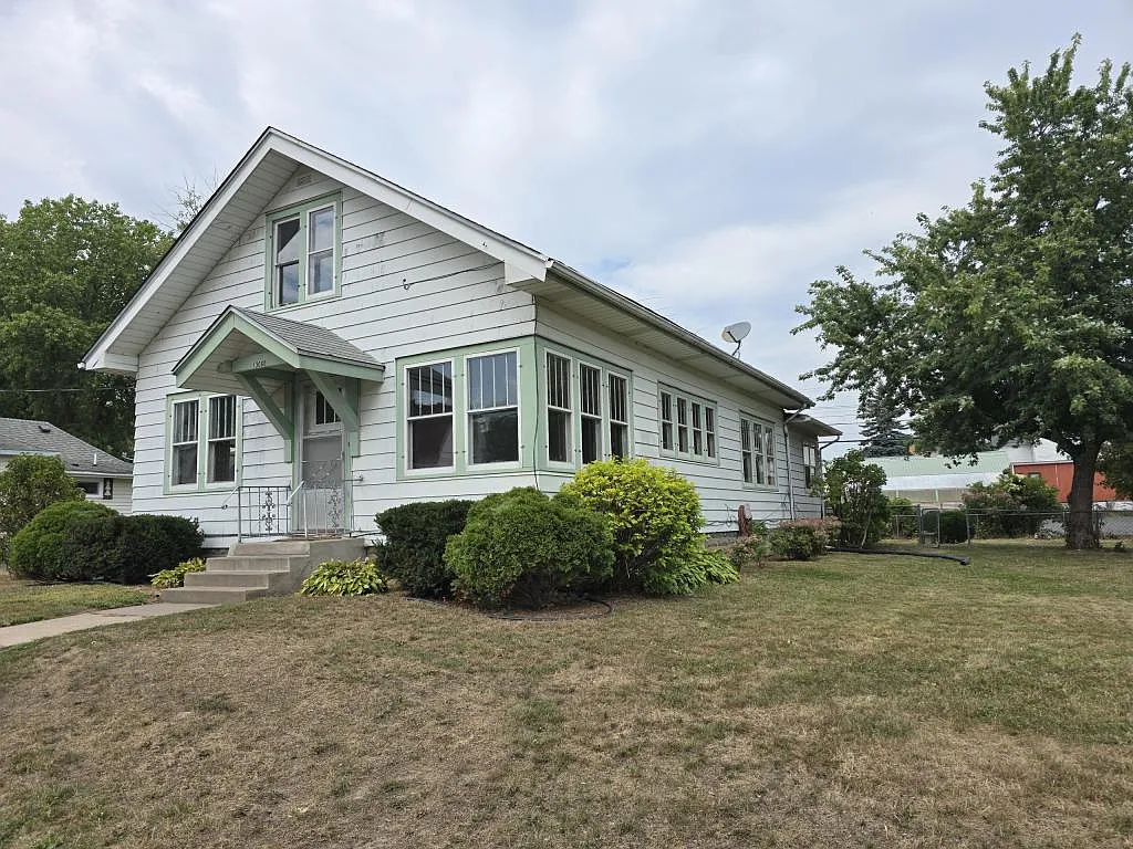 13060 Newell Ave — Photo 1