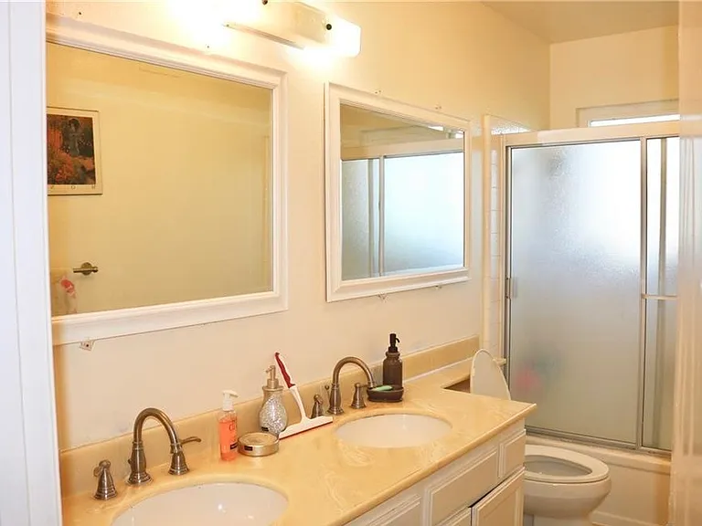 10638 Balcom Ave — Photo 11