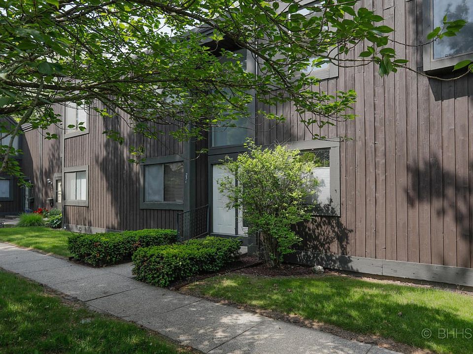 231 Durness Ct D-101