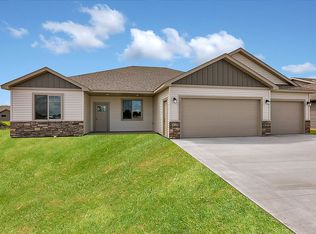 1628 Hurst Castle Rd, Saint Cloud, MN 56303