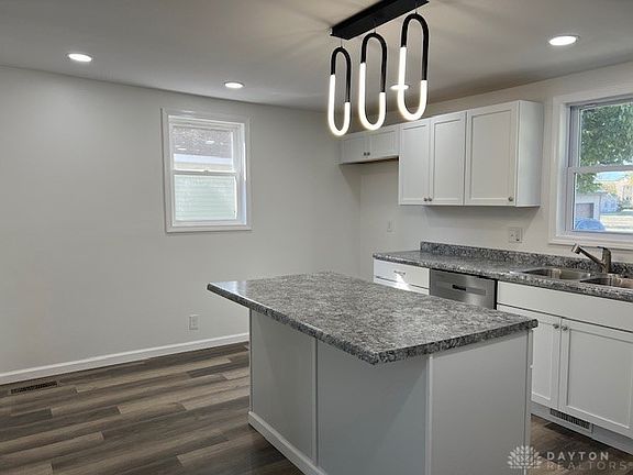 4th image of 631 Saint Marys Ave