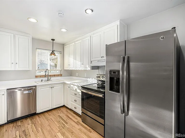 1150 S Jackson St — Photo 14