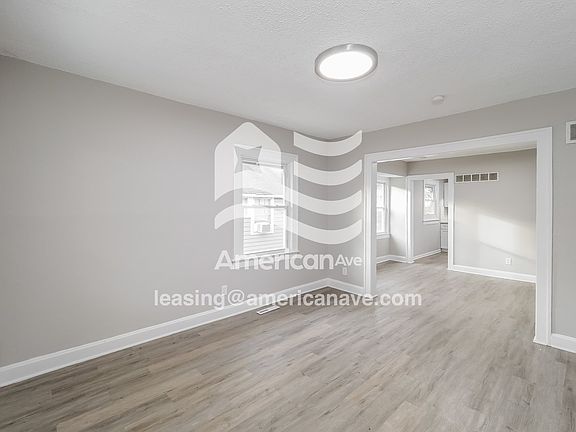 937038_003_wm_-_living_room_13422831.jpg
