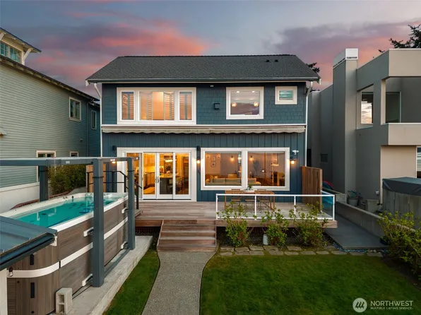 9 SW Three Tree Point Lane, Burien, WA 98166