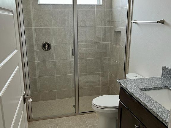 5th image of 13527 Larkton Ln