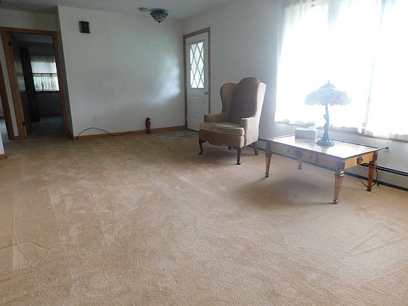 4th image of 655 Karen Dr