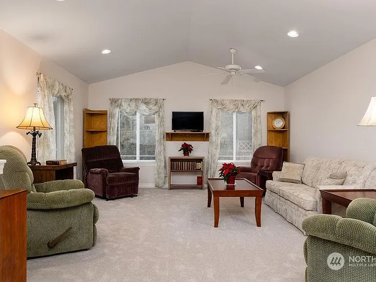 2005 Heartland Dr — Photo 14
