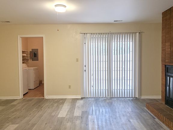 3rd image of 388 Deputy Ln