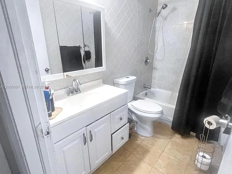 4259 Royal Banyan Way #B — Photo 14