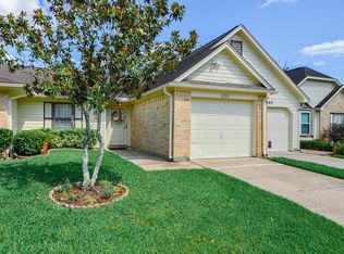 639 E Country Grove Cir, Pearland, TX 77584