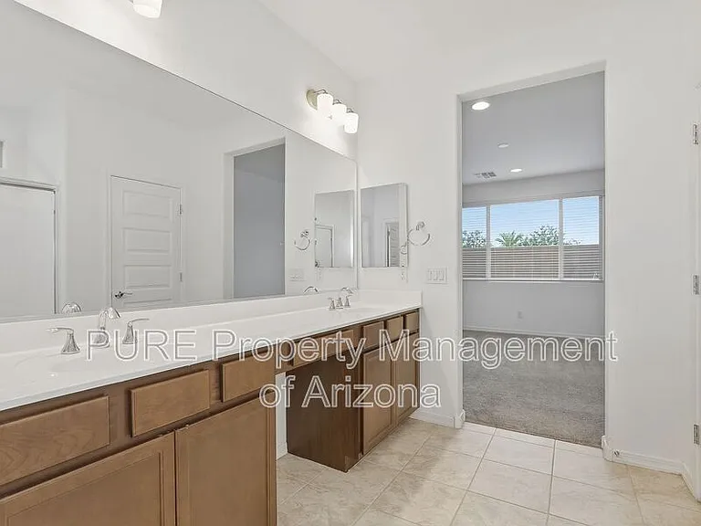 5177 N 87th Dr — Photo 13