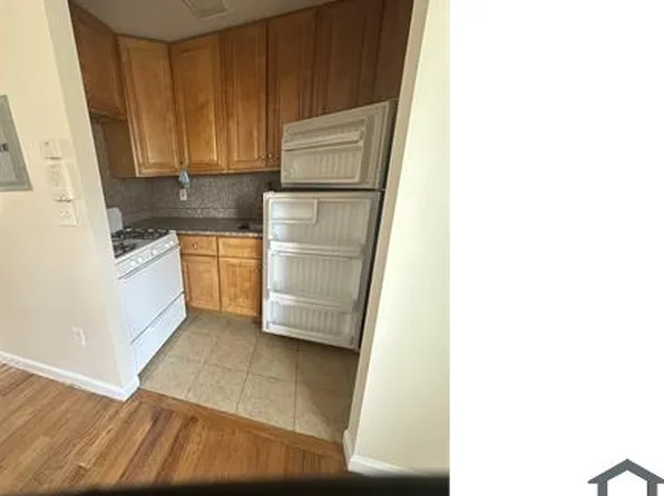 1120 E 222nd St #3, Bronx, NY 10469