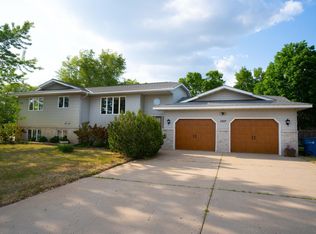 1307 Cheryl Dr, Saint Cloud, MN 56301